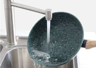 Cleaning the Graniterock Nonstick Frying Pan Cleaning the Graniterock Nonstick Frying Pan